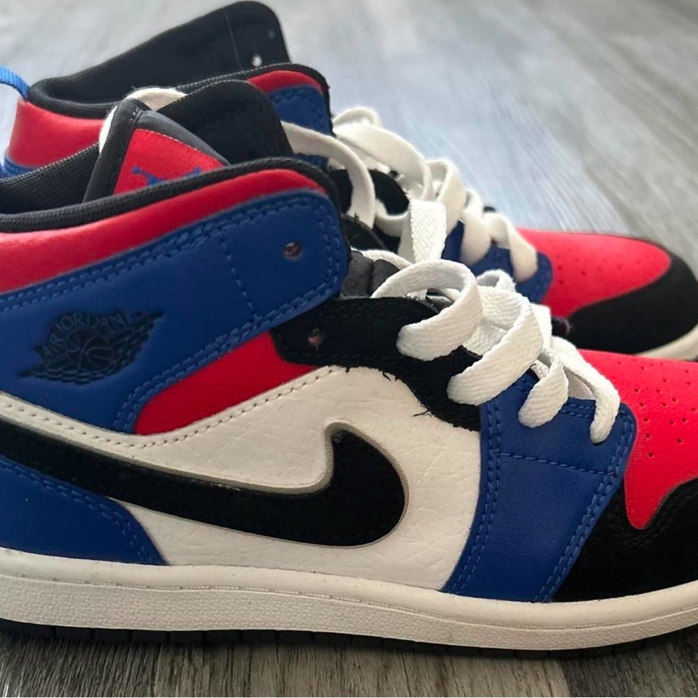 Kids Jordan Sneakers